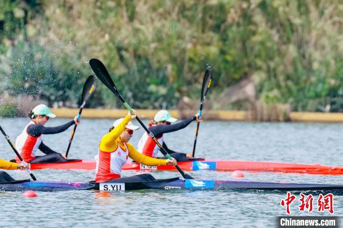 中国皮划艇队杭州超级杯斩获四金八银三铜