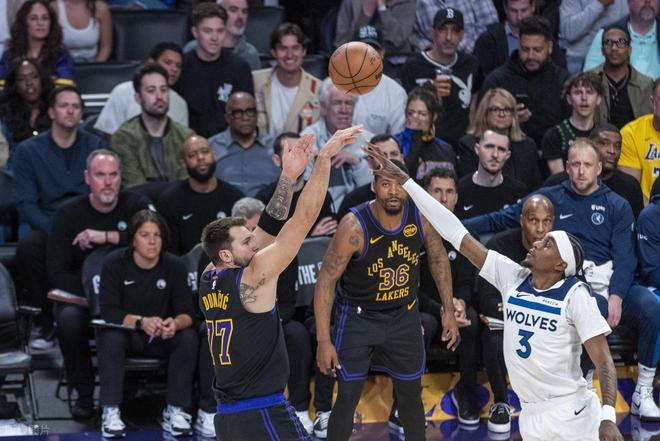 p阿德巴约83分封神热火大胜奇才，佩恩32分率队逆