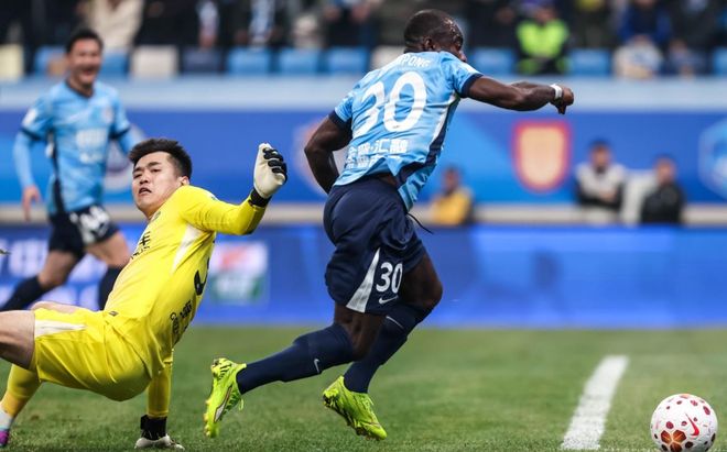 大连英博3-0完胜浙江队 李国旭率队三连胜创纪录